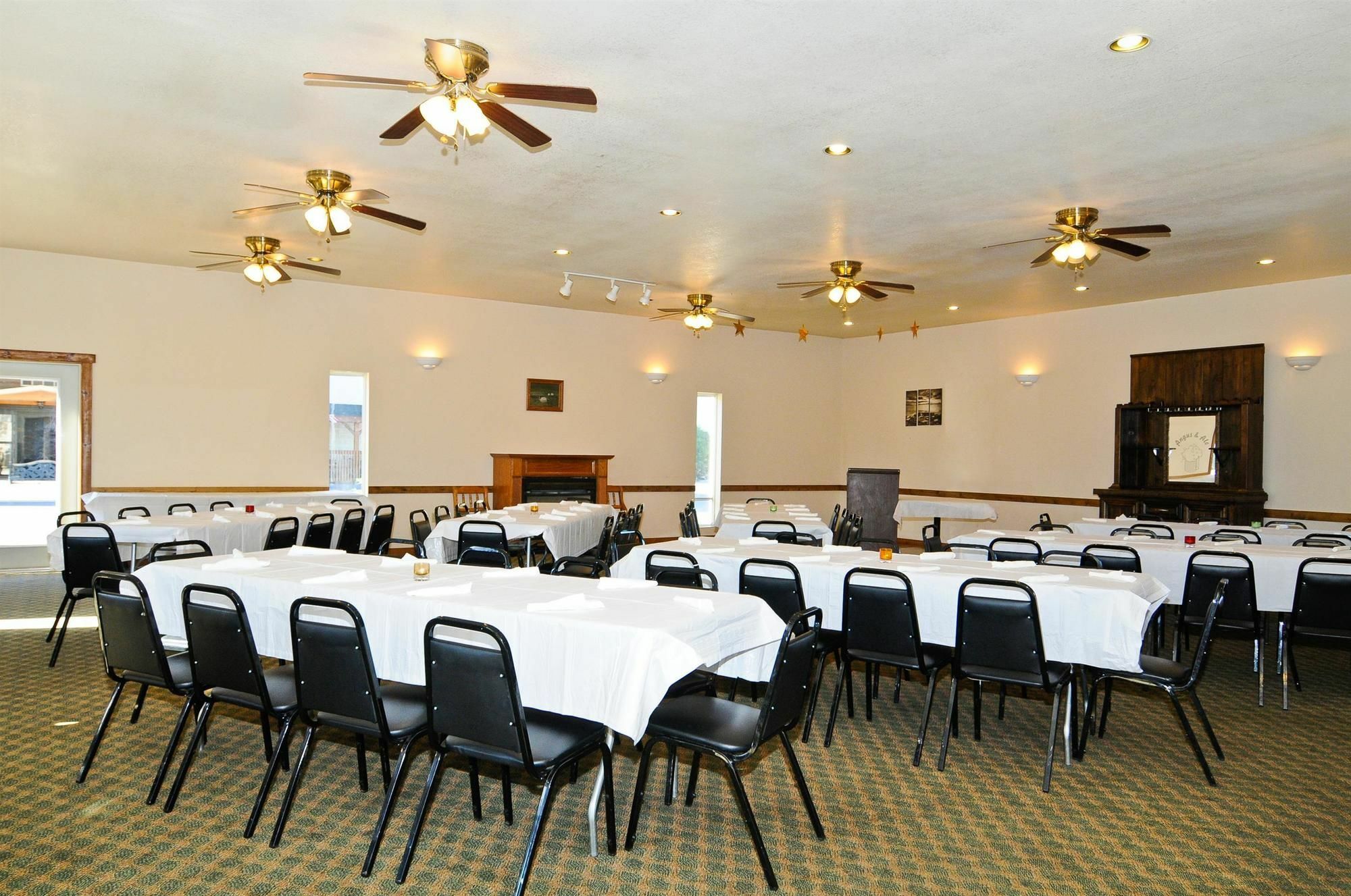 Surestay Plus Hotel By Best Western Berkeley Springs Afaceri foto